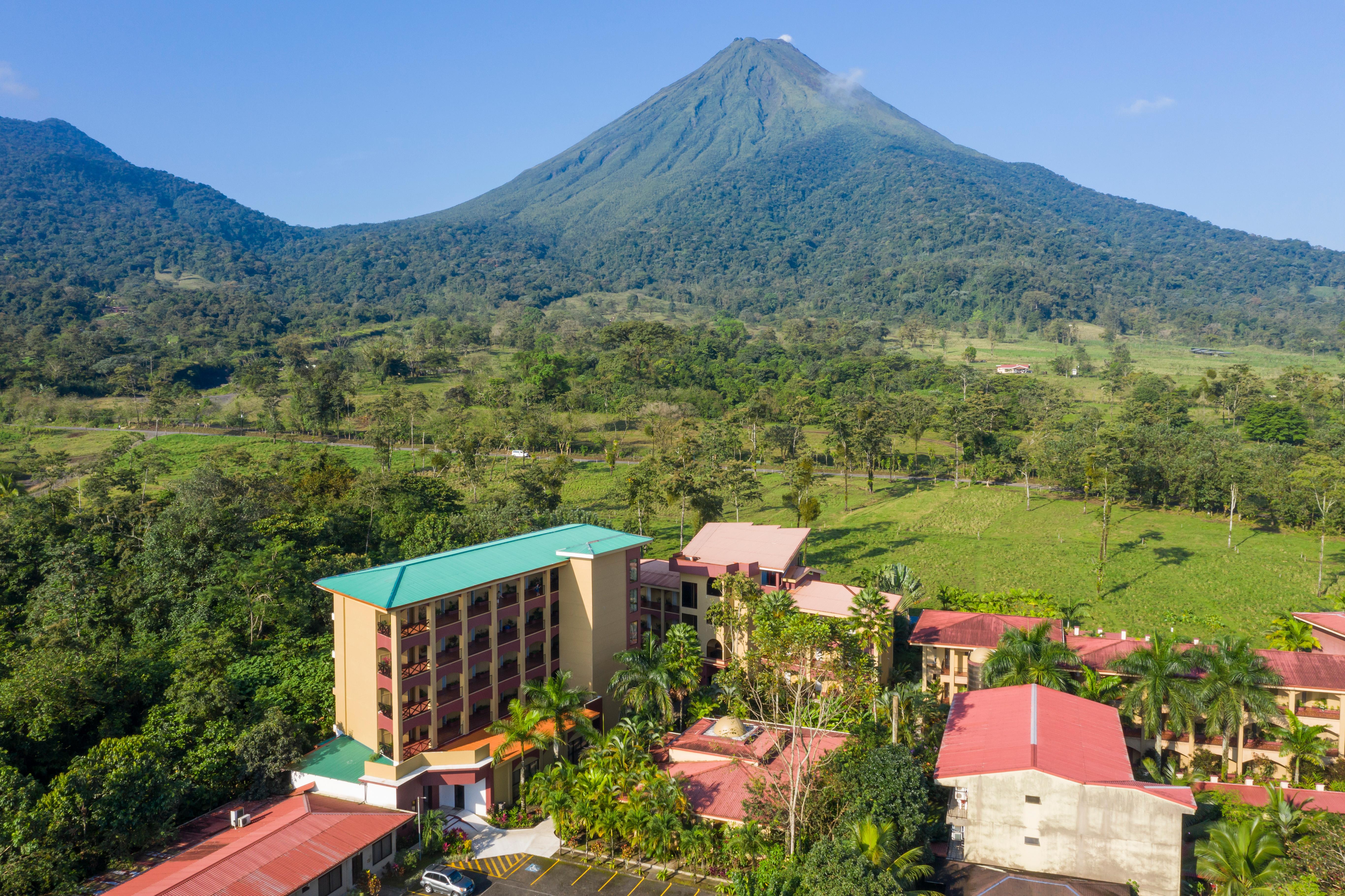 Hotel Magic Mountain La Fortuna ภายนอก รูปภาพ