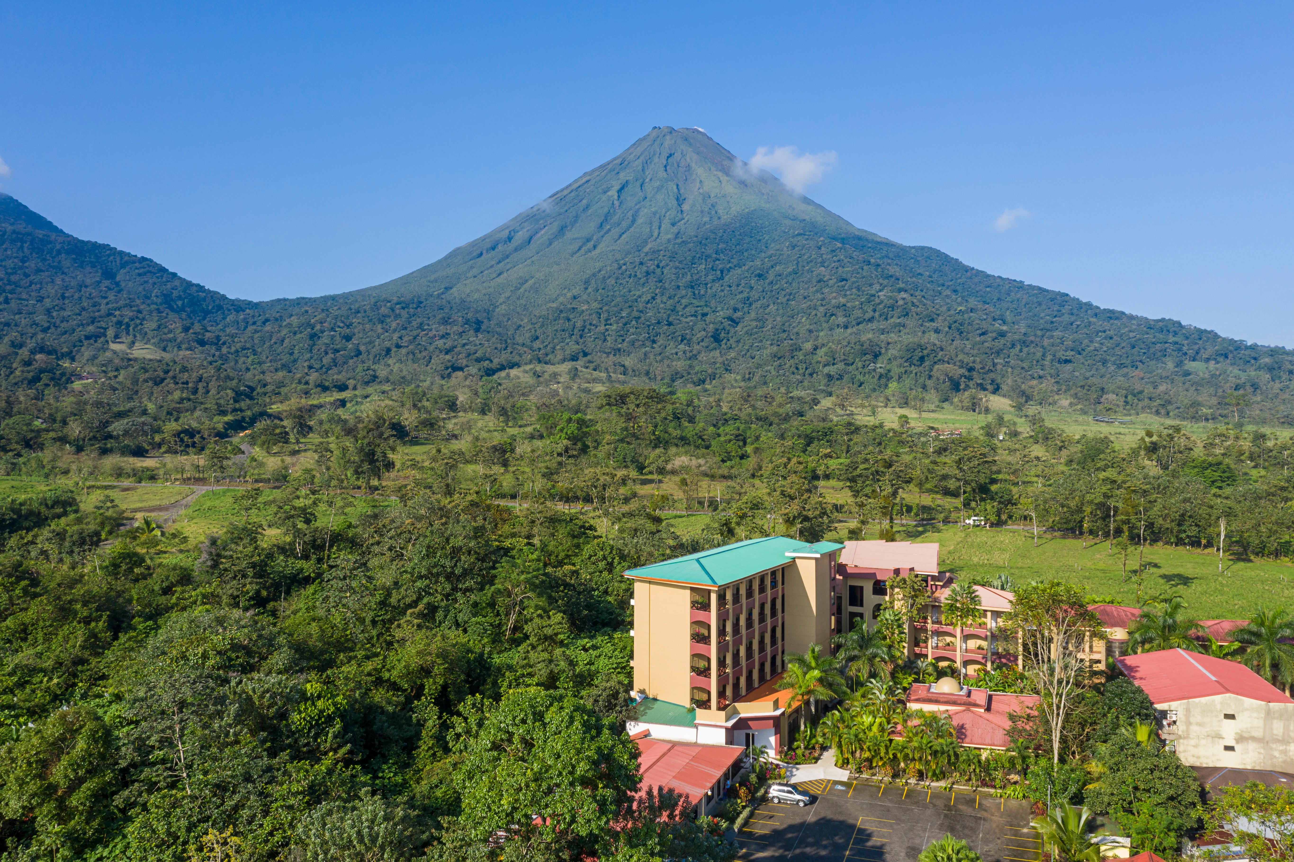 Hotel Magic Mountain La Fortuna ภายนอก รูปภาพ