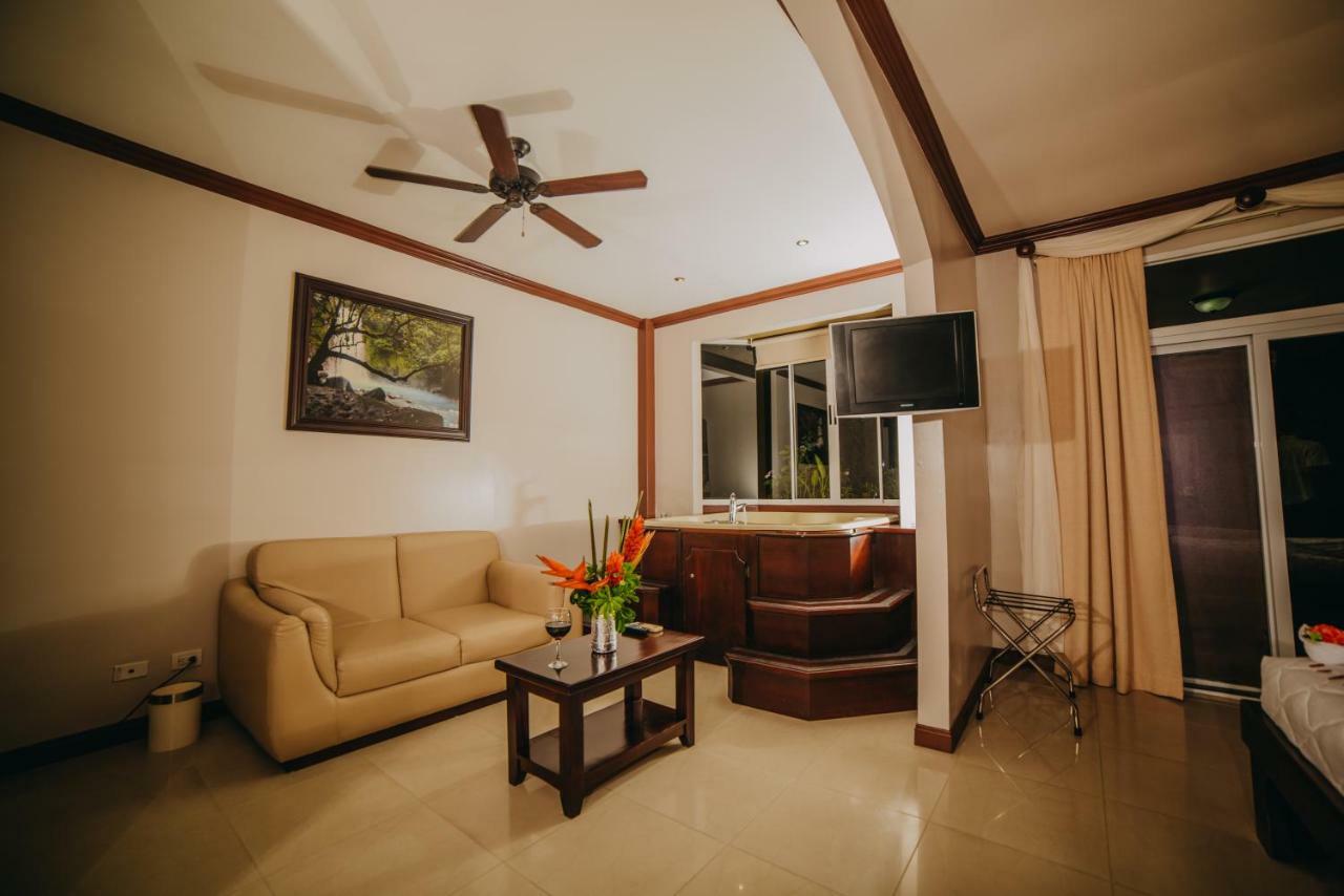 Hotel Magic Mountain La Fortuna ภายนอก รูปภาพ