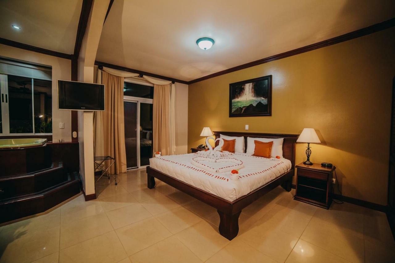 Hotel Magic Mountain La Fortuna ภายนอก รูปภาพ